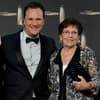 Guido Maria Kretschmer mit Mutter und Vater auf rotem Teppich