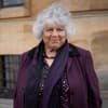 Miriam Margolyes lächelt