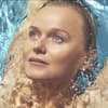 Barbara Sturm im Wasser