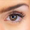 Frau tolle Wimpern