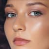 Frau mit tollem Augen-Make-up