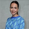 Mandy Capristo lächelt leicht