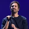 Max Giesinger guckt skeptisch