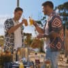 Felix Stein und Martin Braun stoßen bei "Die Bachelors" an