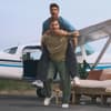 Felix Stein nimmt Martin Braun Huckepack