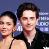 Kylie Jenner und Timothée Chalamet posieren zusammen