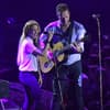 Shakira und Chris Martin bei einem Auftritt 2017