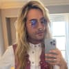 Bill Kaulitz macht Seflie 