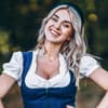 Schöne Frau im Dirndl