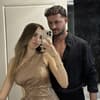Yonca Hagen und Jannik Kontalis machen gemeinsam ein Selfie
