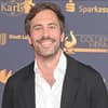 Max Giesinger lacht bei Goldener Henne
