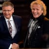 Jauch und Gottschalk lachen
