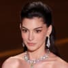 Anne Hathaway ganz ernst bei den Oscars 2026