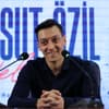 Mesut Özil bei einer Pressekonferenz