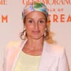 Lara Joy Körner lächelt leicht