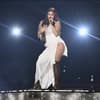 Sarah Engels im weißen Kleid beim ESC