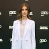 Cathy Hummels im Anzug