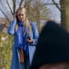 Jessica kommt bei GZSZ an Carlos' Grab und trifft auf dessen Mörderin