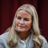 Mette-Marit mit Sauerstoffgerät