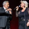 Roland Kaiser singt auf der Bühne zusammen mit Christiane Eiben