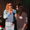 Bill und Tom Kaulitz mit Mikrofon