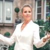 Sonja Zietlow weißer Anzug vor Verräter Schloss