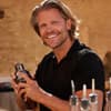 Paul Janke als Barkeeper