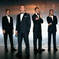 James Bond, alle Darsteller als Wachsfiguren