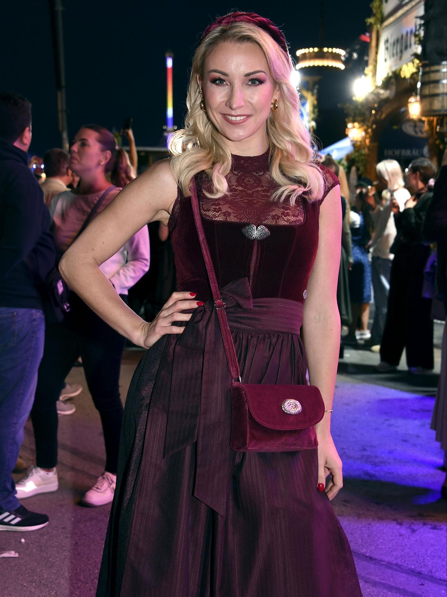 Stars auf dem Oktoberfest 2024: Anna-Carina Woitschack beim Almauftrieb