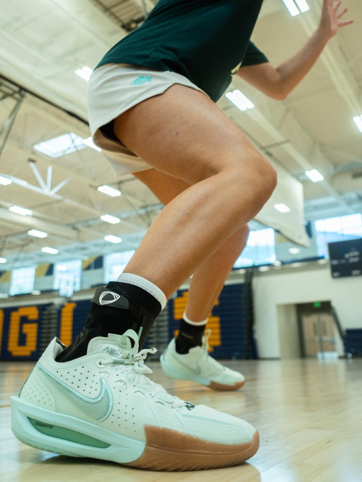 Sprunggelenkbandage von The BetterGuard im Einsatz beim Basketball