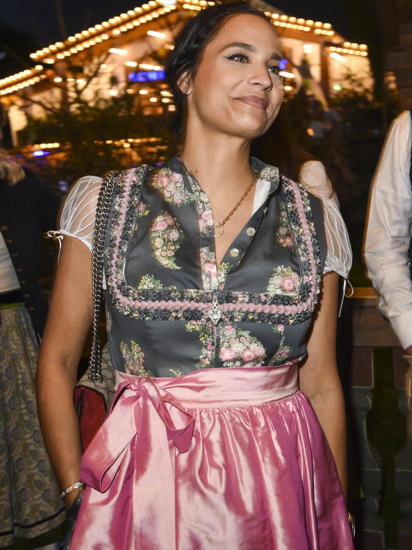 Amira Aly im Dirndl auf dem Oktoberfest im Jahr 2019