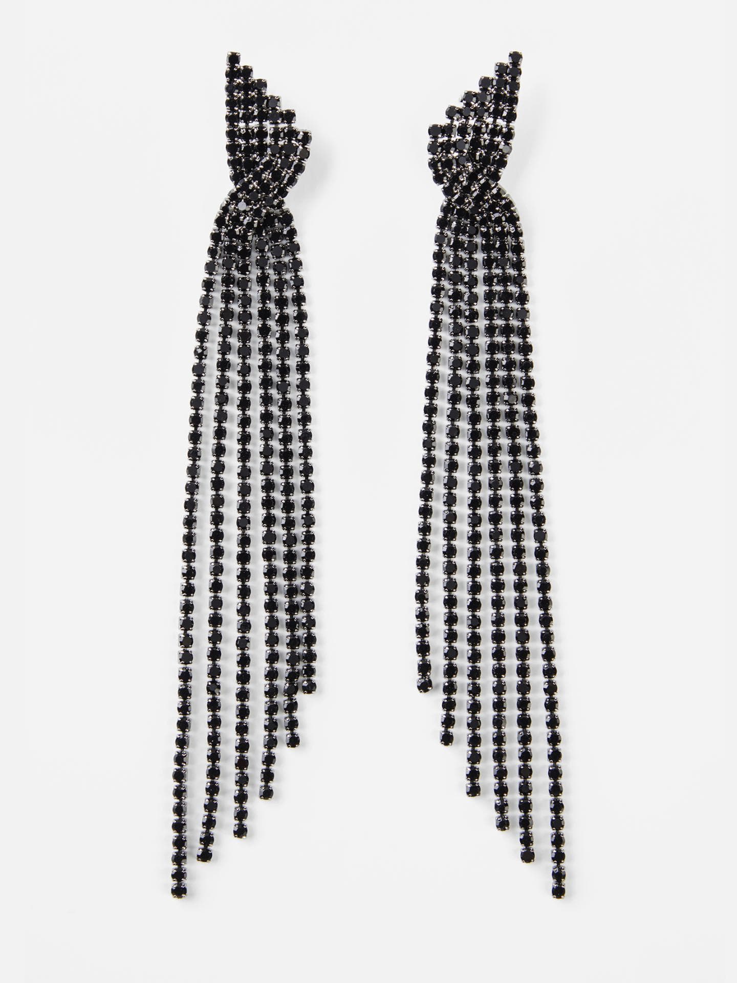 Ein Statement setzen? Das gelingt mit diesen Ohrsteckern definitiv. Ein Statement setzen? Das gelingt mit diesen Ohrsteckern definitiv.