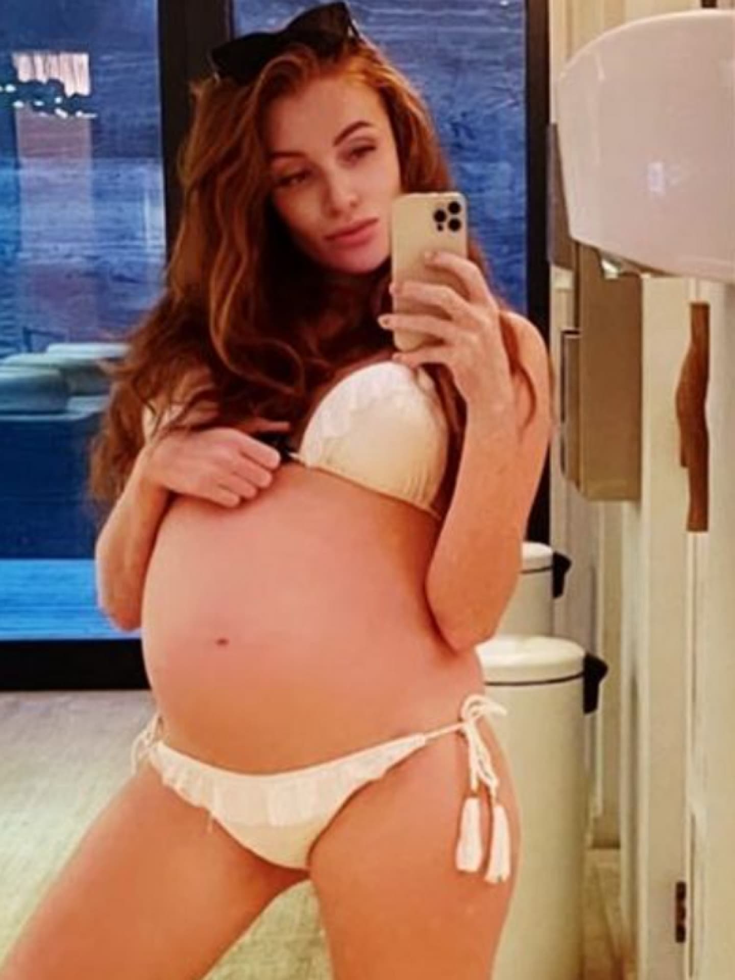 Georgina Fleur 2021 mit Babybauch