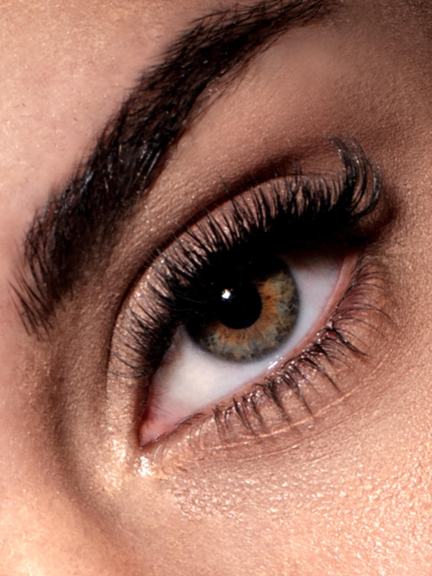 Mascara: Diese 4-Euro-Wimperntusche sorgt fr einen Falsche-Wimpern-Effekt