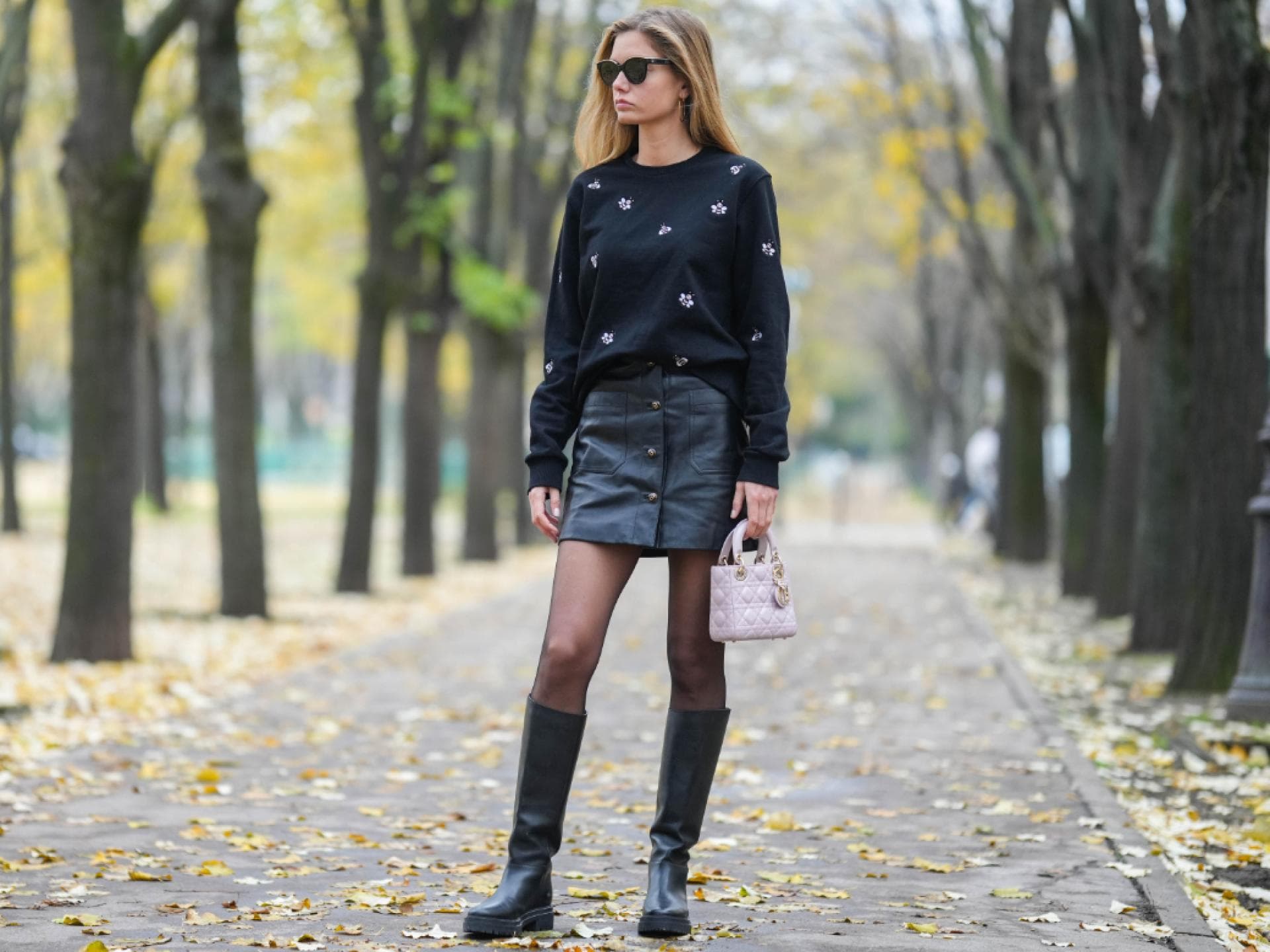Frau mit hohen Boots