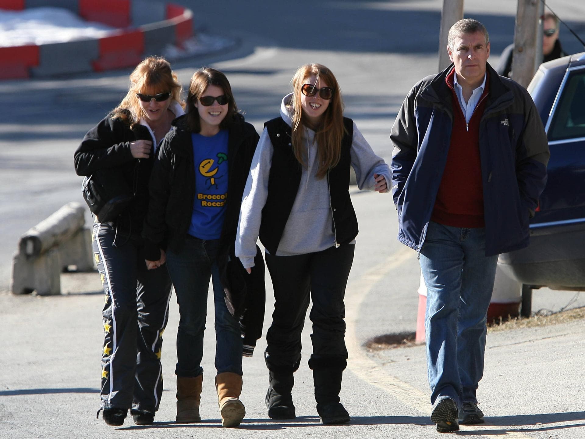 Sarah Ferguson, Prinzessin Eugenie, Prinzessin Beatrice und Prinz Andrew im Ski-Urlaub