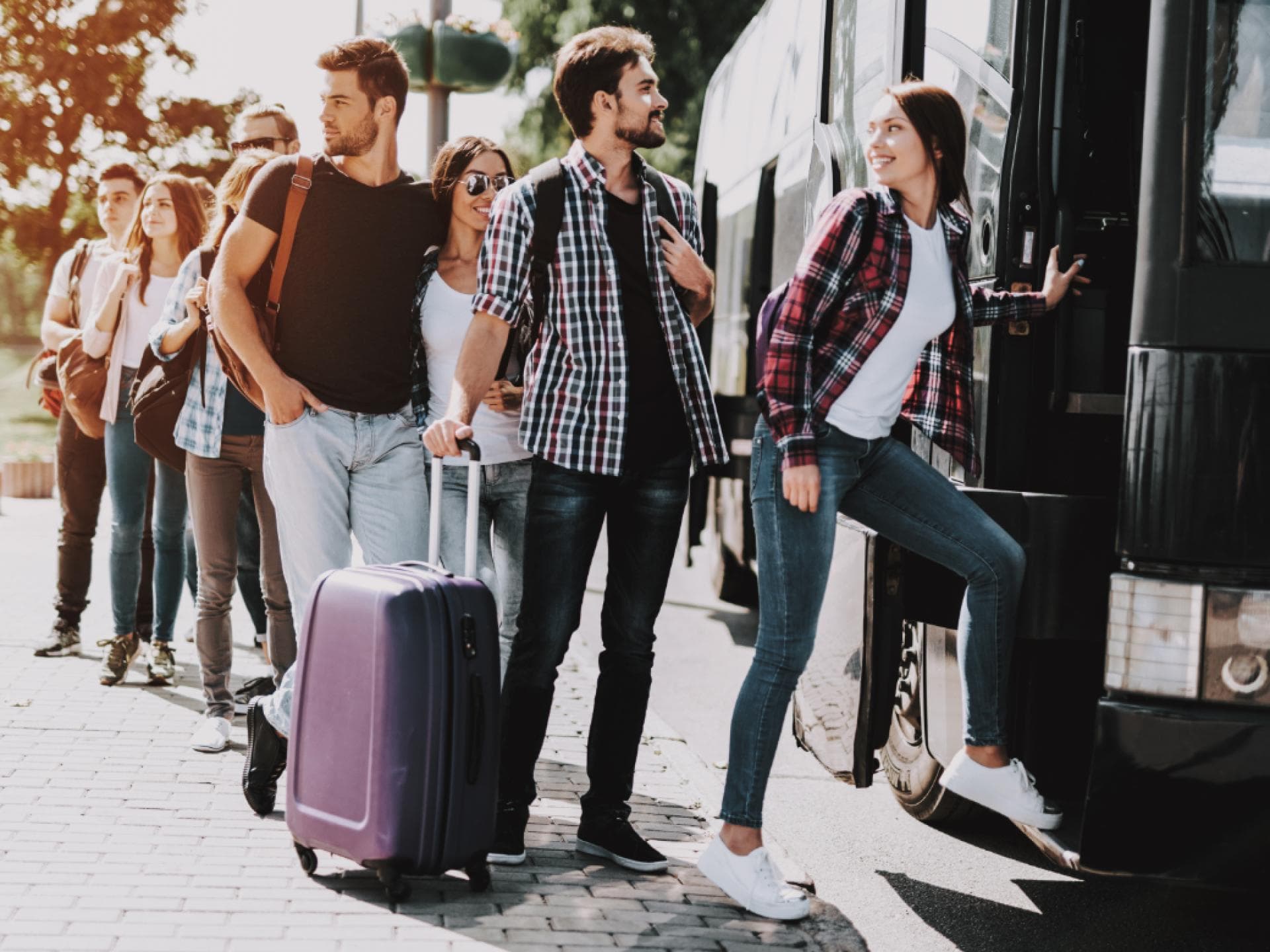 Junge Leute auf reisen