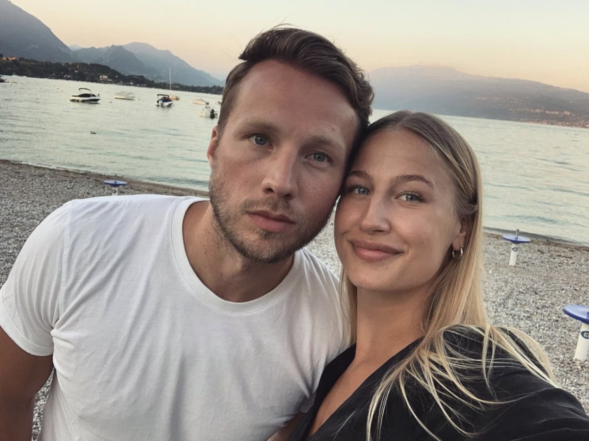 Basti Scheibe und Lulu Rewe Selfie am Wasser