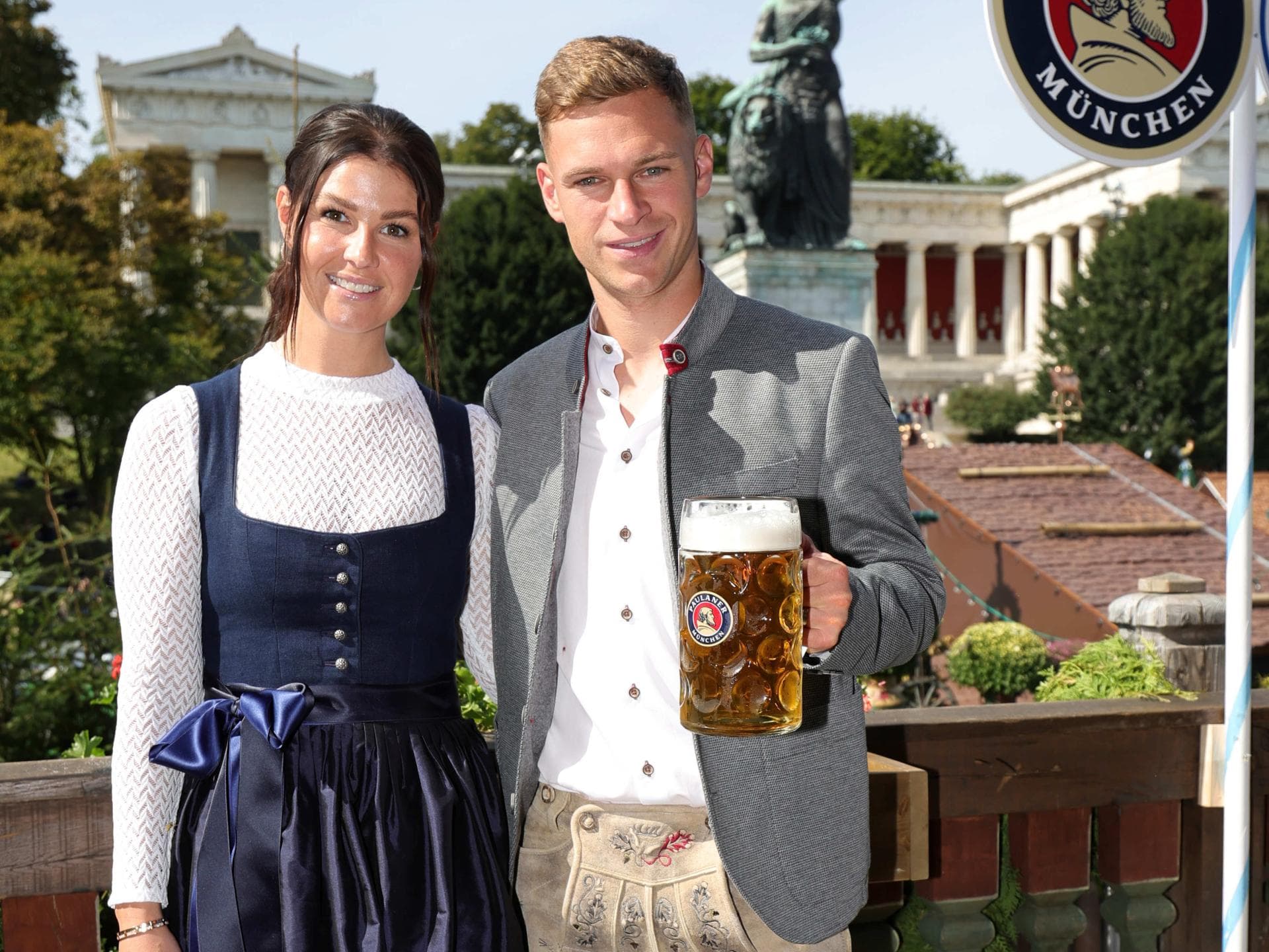 Oktoberfest 2024: Stars des FC Bayern - Joshua Kimmich mit Ehefrau Lina