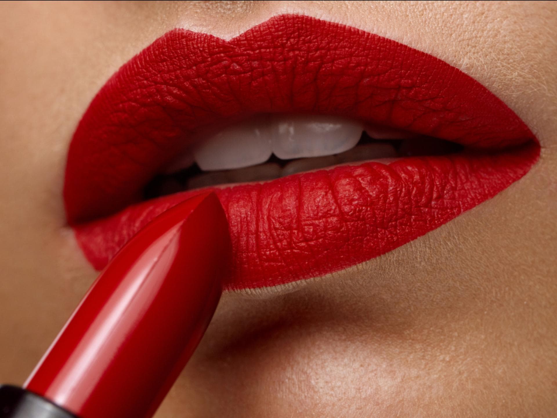 Ligloss Matter Lippenstift auf Lippen