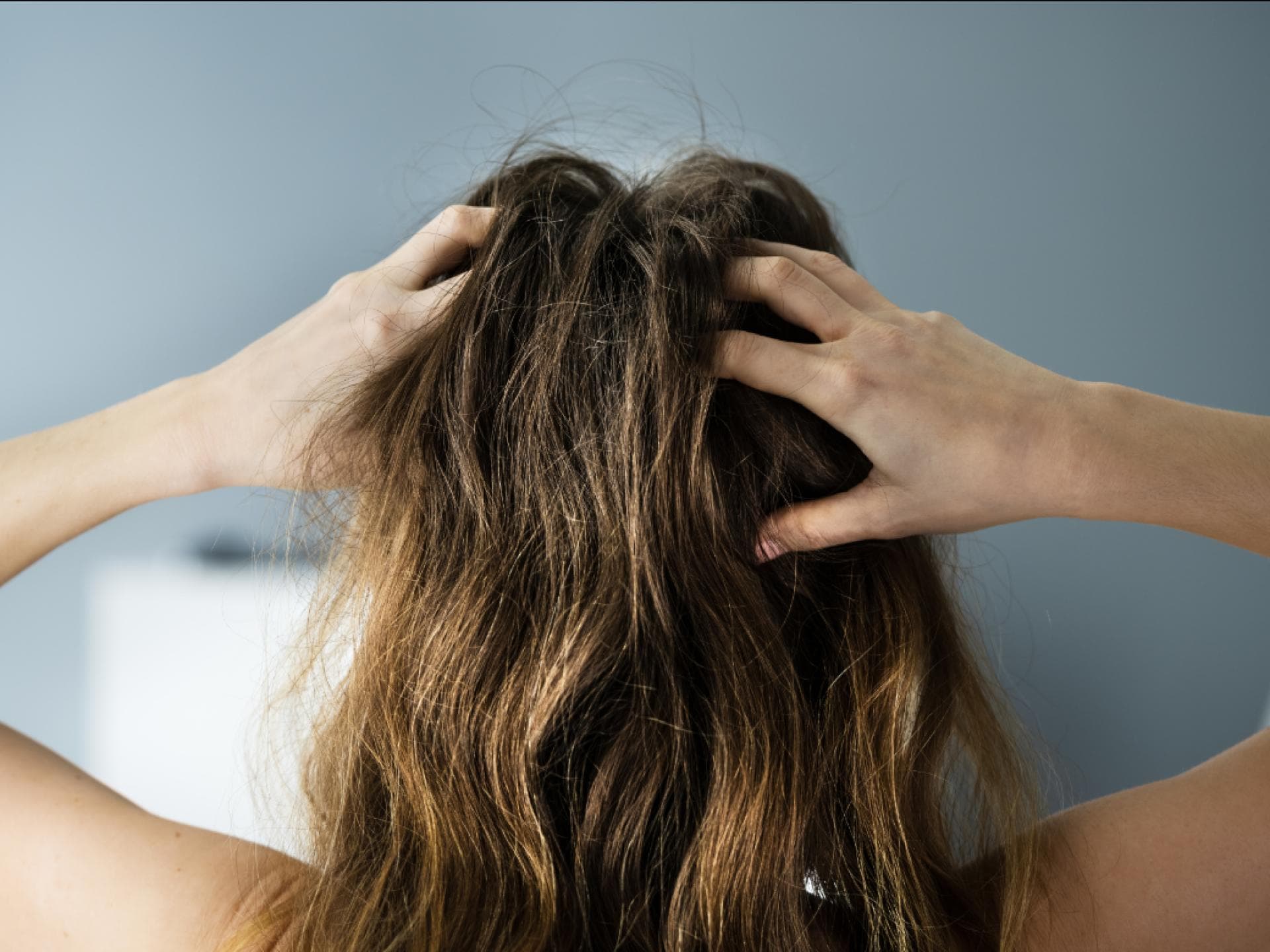Kopfhaut-Peeling für gesundes Haar Kopfhaut-Peeling