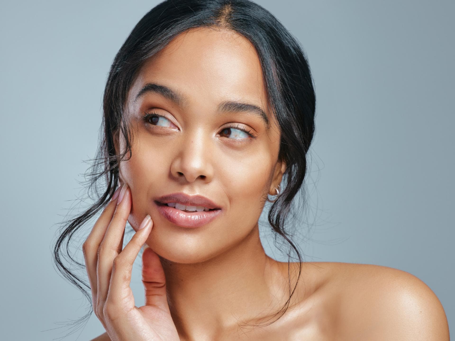 gesund haut beauty-vorsatz 2025 Schöne Frau lächelt