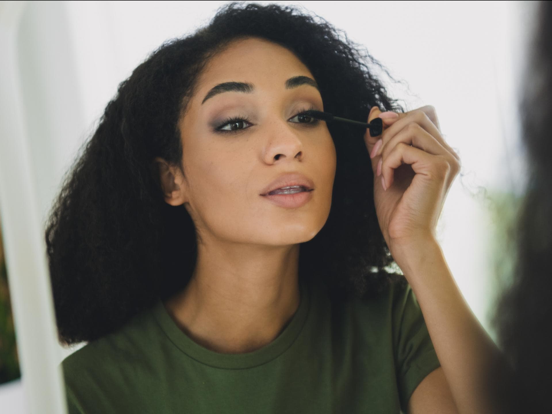 Mascara Volumen Frau Mascara auftragen
