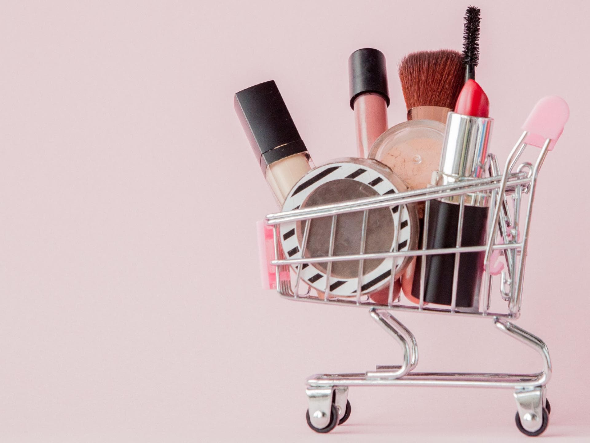tiktok beauty-bestseller einkaufswagen mit schminke