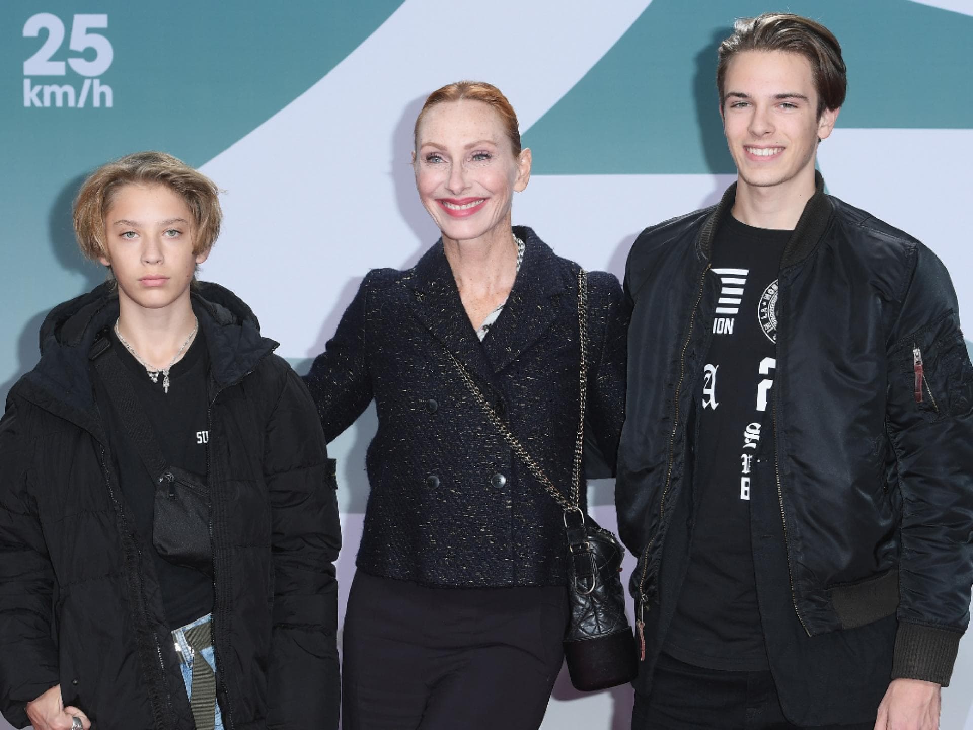 Andrea Sawatzki mit ihren Söhnen