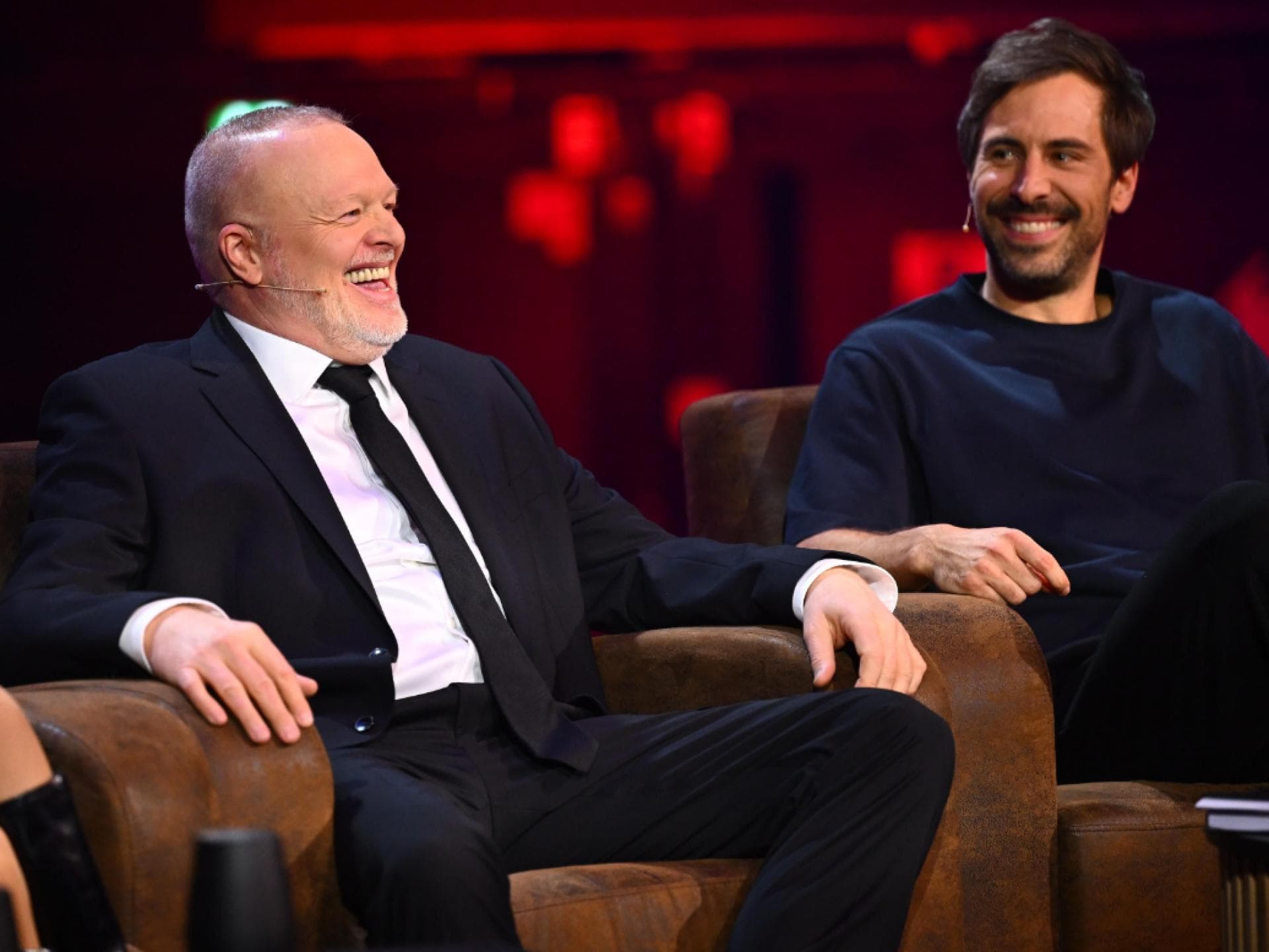 Raab ESC-Song Stefan Raab lacht mit Max Giesinger