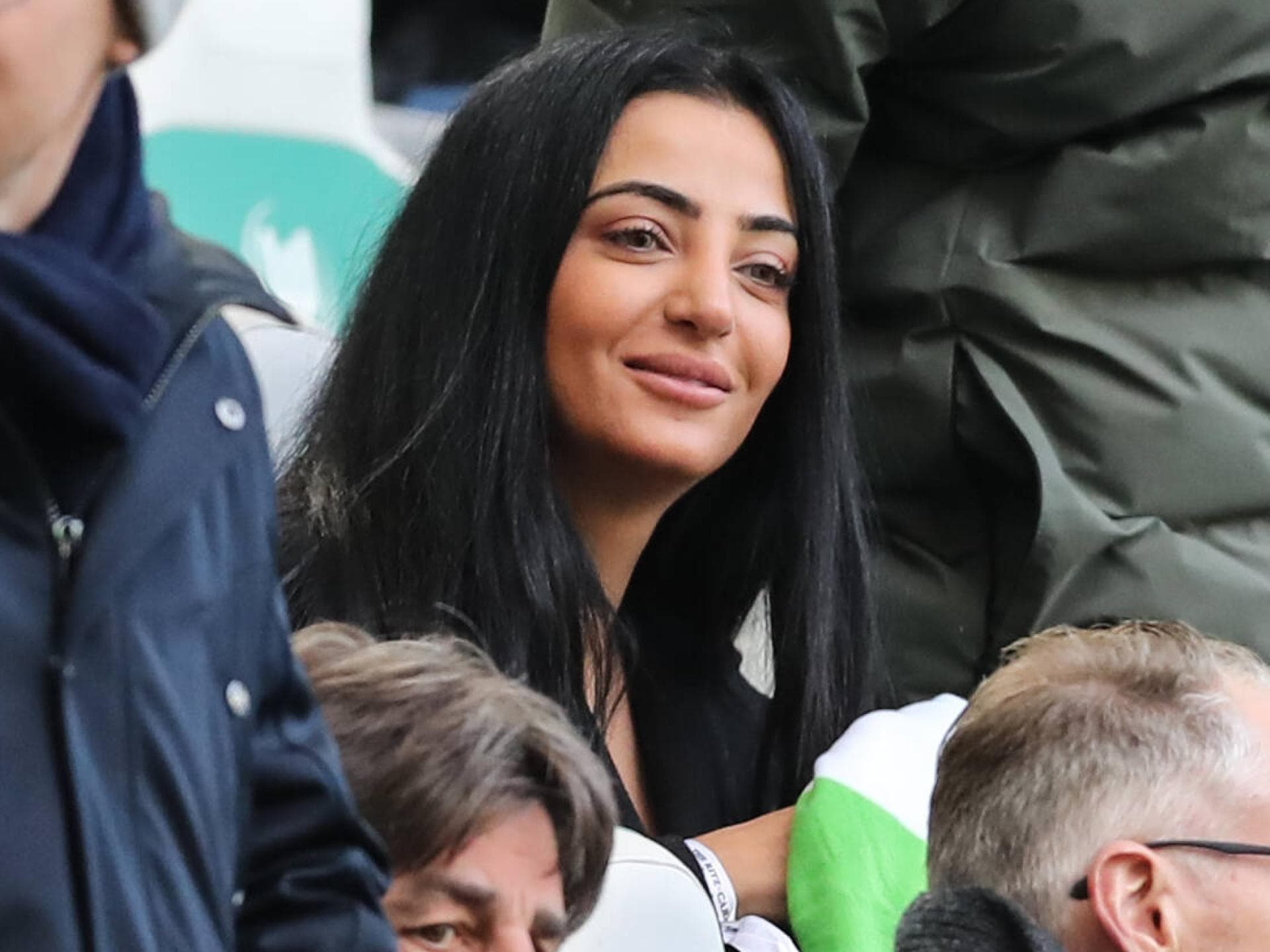 Dilara Kruse 2021 im Fußball-Stadion