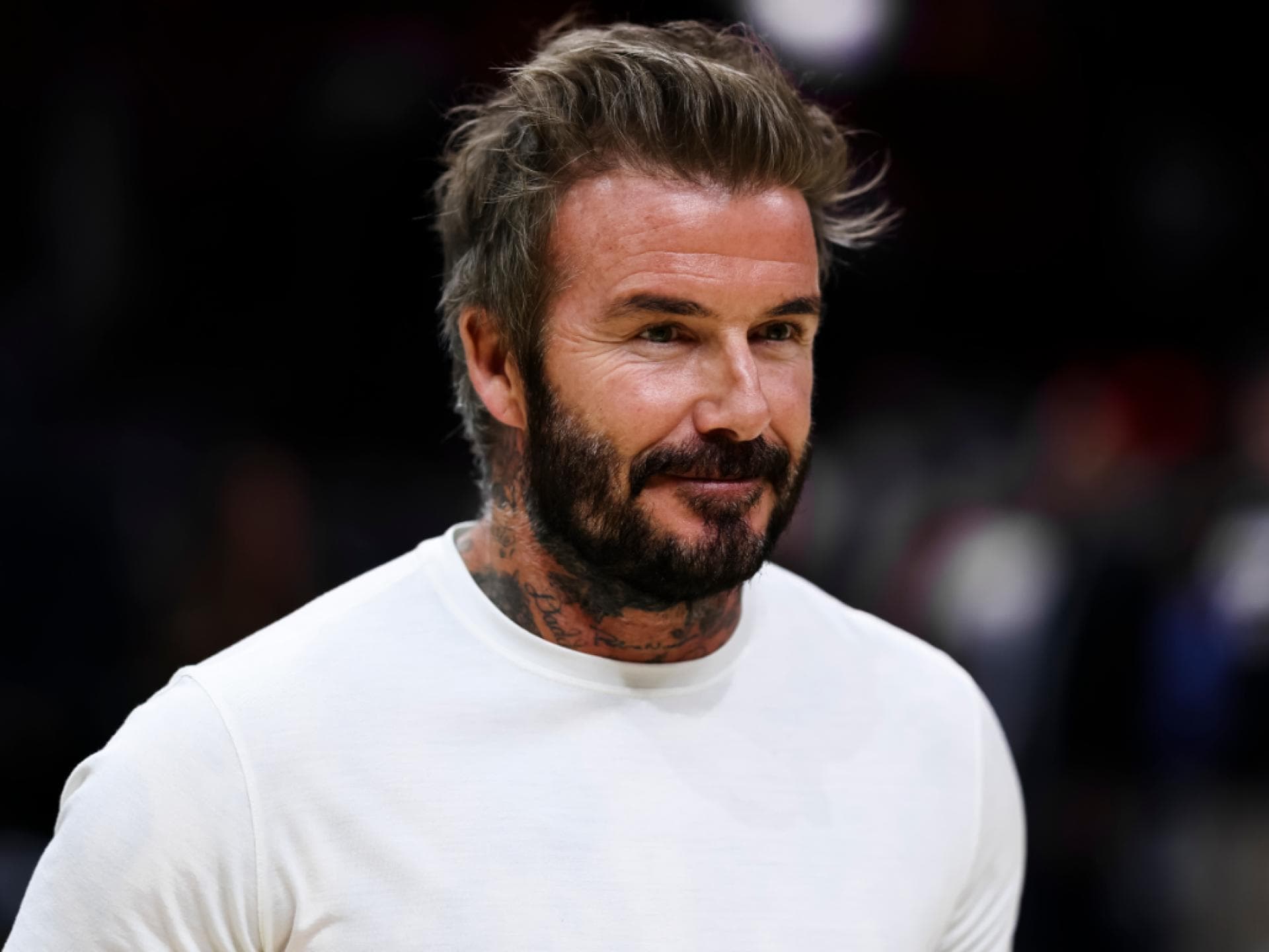 David Beckham im weißen t-shirt