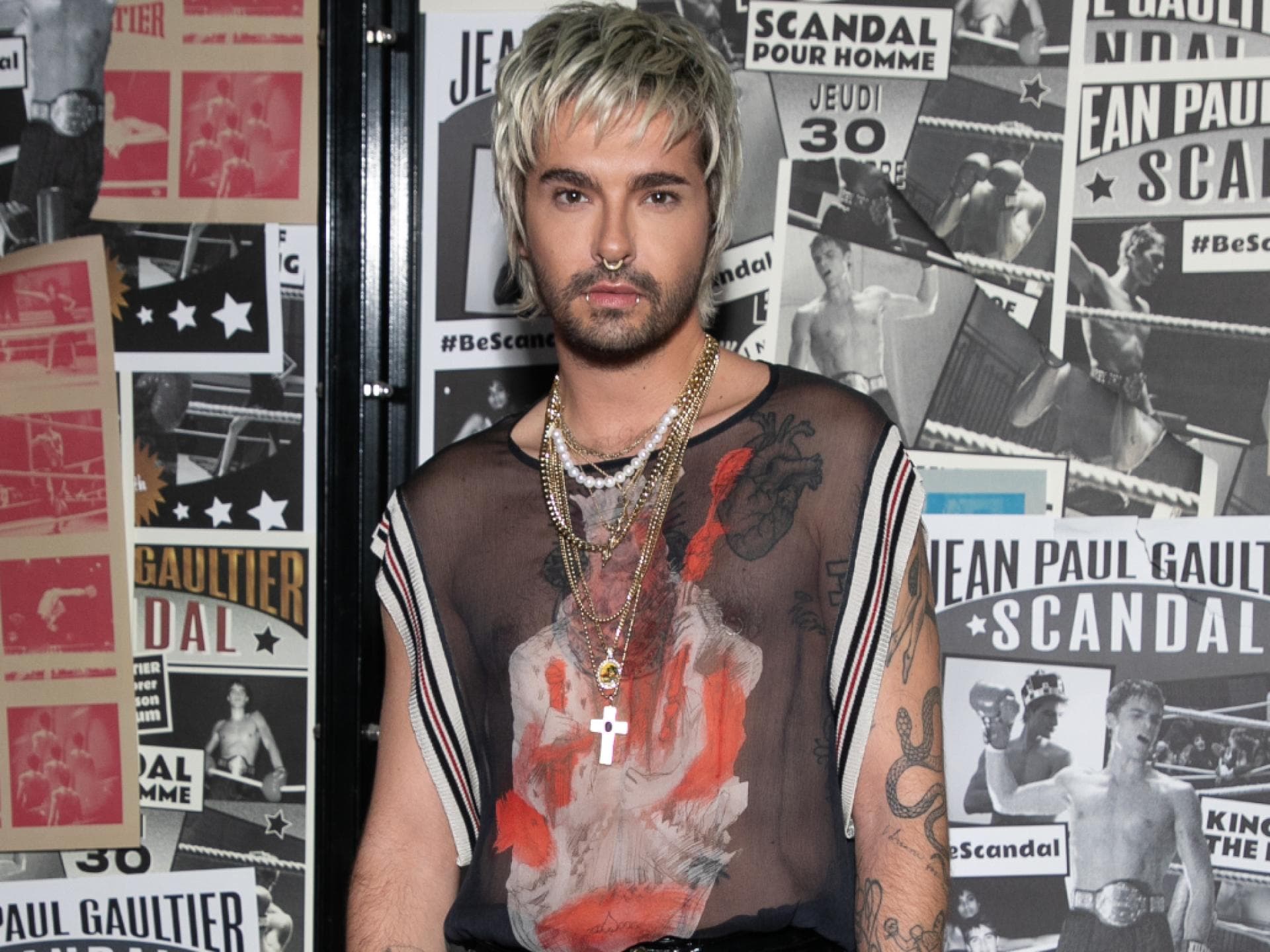 Bill Kaulitz mit gräulichen Haaren