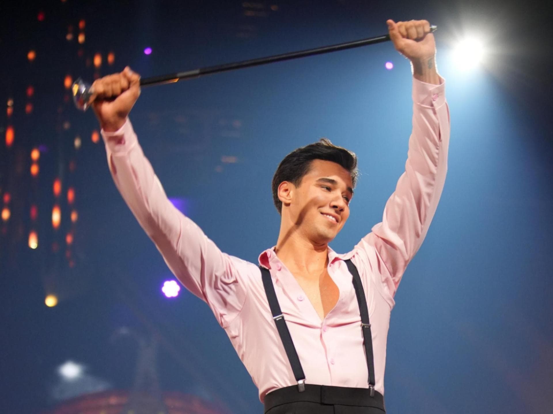 Diego Pooth mit Stab in der Hand